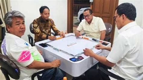 gambar orang main domino bagi yang ingin diskon Pecinta Valorant Setia puas pilihan skin image 4