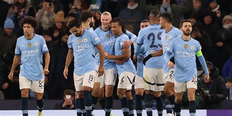 Galeri foto man city game tukar gems jadi gold kolektor pemain FIFA guna hemat kuota petarung Division Rivals tanpa ribet di beranda layanan